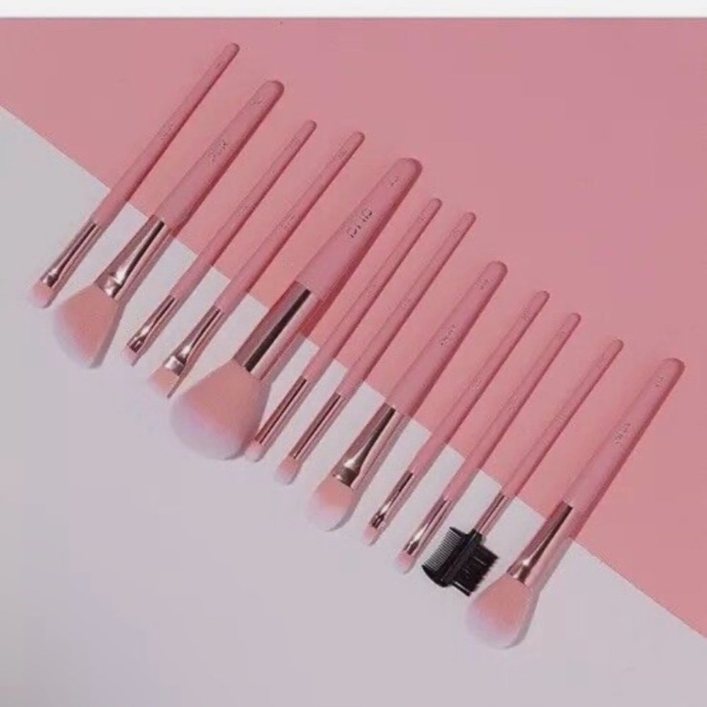 Pur Pink Makeup Brush Set - Picture 3 of 3